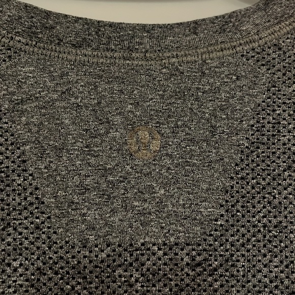 Men’s Lululemon V-Neck Shirt - Picture 3 of 4